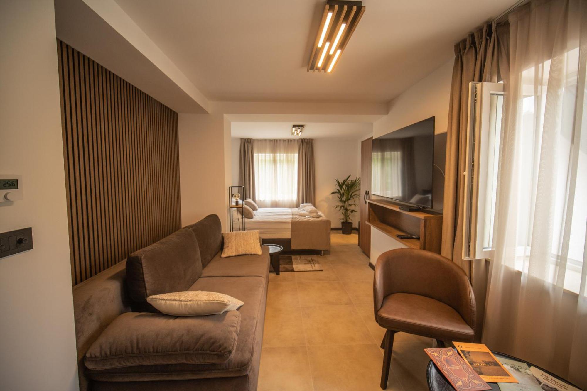 Cantina Rooms Hum na Sutli Buitenkant foto