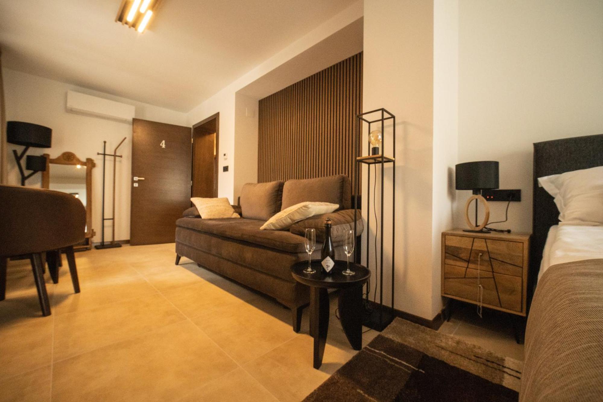 Cantina Rooms Hum na Sutli Buitenkant foto